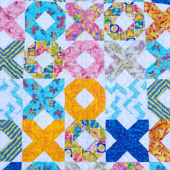 LOVELY XO Baby Blanket QUILT Play Mat 34" x 44" - Picture 3 of 6